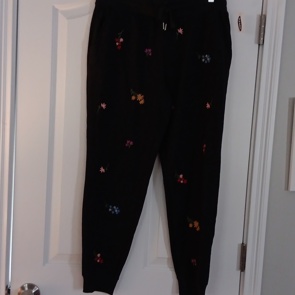 Old Navy gray sweatpants  with multi colored flowers nwt Size M